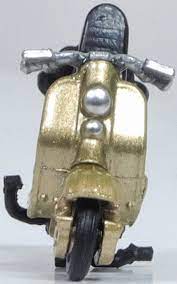 Oxford Diecast 76SC004 Scooter Gold - OO Scale