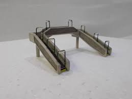 Bachmann 44-023 Scenecraft Concrete Footbridge (Pre-Built) - OO Scale