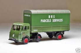 Classix EM76507 Jen Tug -Parcel Van Trailer British Road Services  - 1:76 Scale (OO)