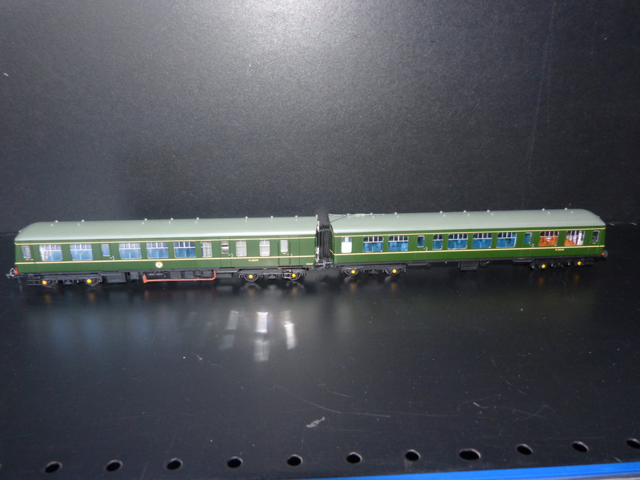 MON Bachmann 32-900B Class 108 Two Car DMU BR Green with Speed Whiskers - OO Gauge ** Ex Shop stock in "as new" condition in good condition box **