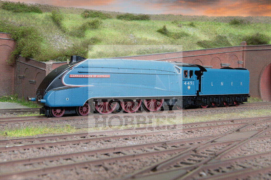 Hornby R3992 LNER Class A4 4-6-2 'Commonwealth Of Ausstrailia' No.4491 - OO Scale