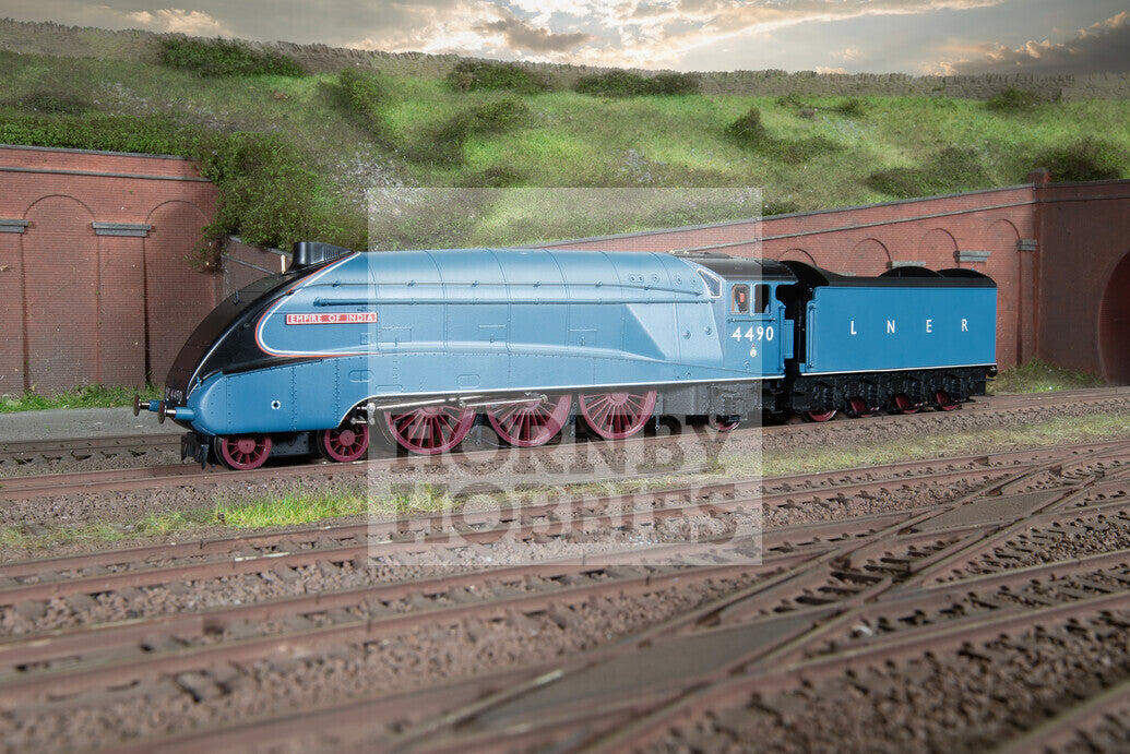 Hornby R3993 LNER Class A4 4-6-2 'Empire Of India' No.4490 - OO Gauge