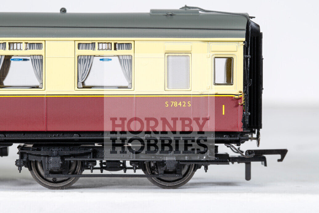 Hornby R40222 BR Maunsell Composite Dining Saloon 'S7842S', OO Gauge