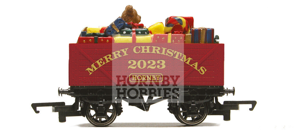 Hornby R60082 Christmas 2023 7 Plank Wagon - OO Gauge
