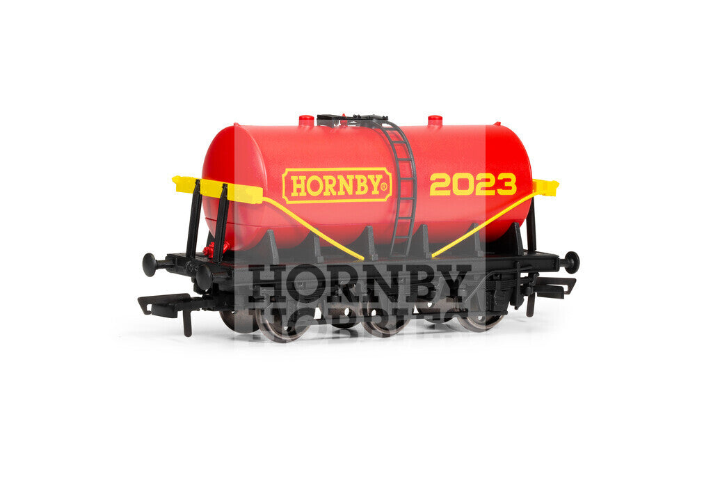 Hornby R60084 2023 6 Wheel Milk Wagon - OO Gauge