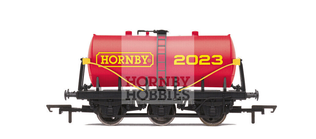 Hornby R60084 2023 6 Wheel Milk Wagon - OO Gauge