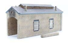 Bachmann Scenecraft 44-062 Stone Engine Shed (Pre-Built) - OO Scale - Damaged Box