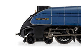 Hornby R1282M Mallard Record Breaker Train Set - OO Scale