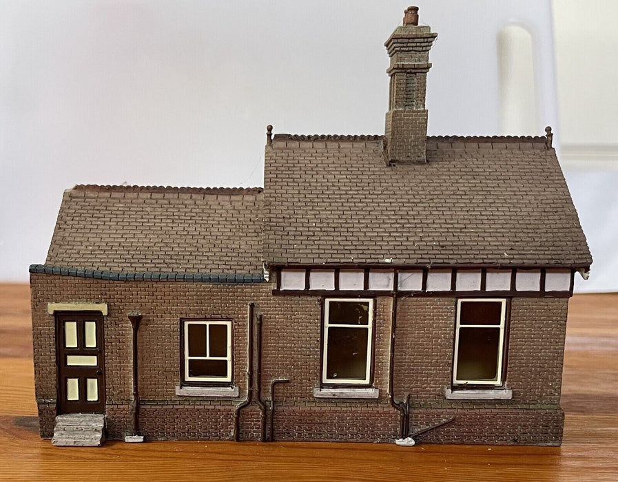 Bachmann Scenecraft 44-091 Sheffield Park Storeroom- OO Scale