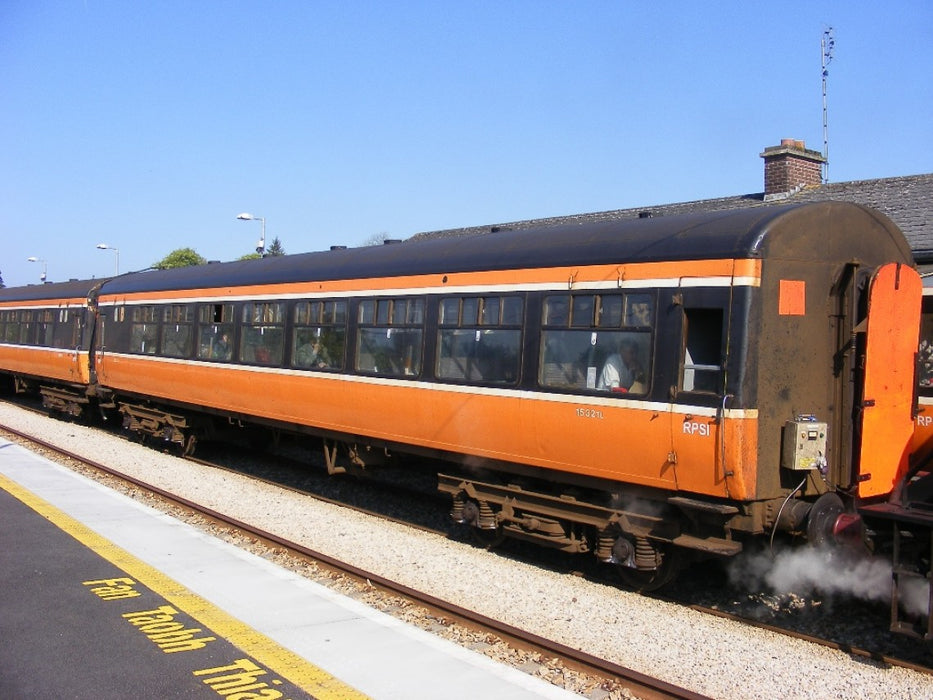 MON Murphy Models 1521 Irish Railways Cravens Open Coach Number 1521TL in Orange / Black Livery -  OO Gauge ** Please note that these items are unopened "ex shop" stock but are in mint condition complete with original packaging **