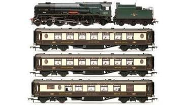 SH Hornby R3400 "Golden Arrow Last Steam Run" Train Pack - OO Scale ** Pre-owned but in Mint Condition and in original box **
