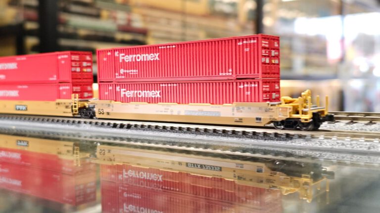 BER Kato 106-6188 N MAXI-IV TTX Old Logo 3-Car with Ferromex Containers (Red)  - N Gauge (pre-owned)