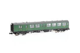 Graham Farish 374-430 Bullied Semi-Open Second Brake Coach BR Green (SR) - N Gauge - Pre-Owned