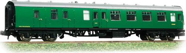 Graham Farish 374-186B Mk1 BSK Brake Second Corridor Coach BR Green (SR) - N gauge - Pre-Owned