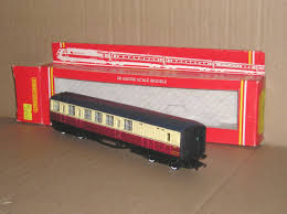 Hornby R410 Ex LNER Brake Coach - OO Gauge - Pre-Owned