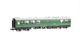 Graham Farish 374-108 BR Mk1 RMB Mini Buffet Car in BR Green (SR) - N Gauge - Pre-Qwned (Copy)