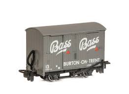 Peco TTR1300P - LMS/BR Grey 9ft wheelbase Van - "Bass" - TT Gauge