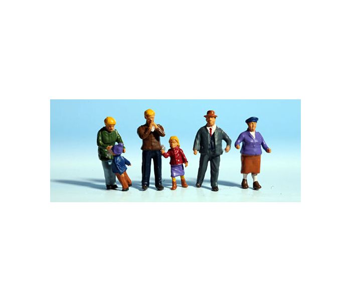 Noch 15930 Family In Winter Time Figure Set - HO/OO Gauge
