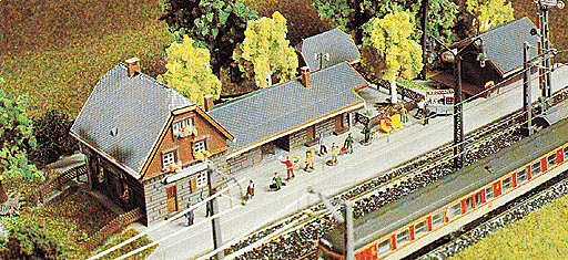 Pola 320203 Steindorf Station - Model Kit - N Gauge
