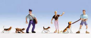 Noch 36435 Dog Walkers Figure Set (3), N Gauge