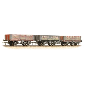 Bachmann 37-097 5 Plank Wagons Coal Trader Triple Pack (Weathered) - OO Gauge