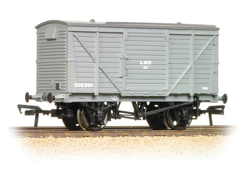 Bachmann 37-803B 12 Ton LMS Planked Ventilated Van - OO Scale
