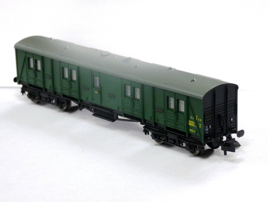 Graham Farish 374-631 BR (SR) Bogie B Luggage Van in Green Livery - N Gauge - Pre-Owned