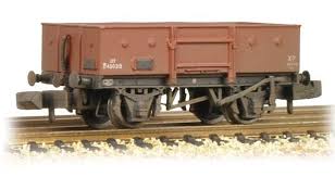 Graham Farish 377-956 13 Ton High Sided Steel Wagon in BR Bauxite (Late) Livery - Weathered - N Gauge