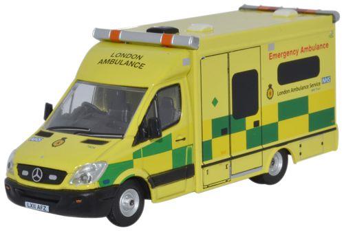 Oxford Diecast 76MA002 OO Scale Mercedes Ambulance London