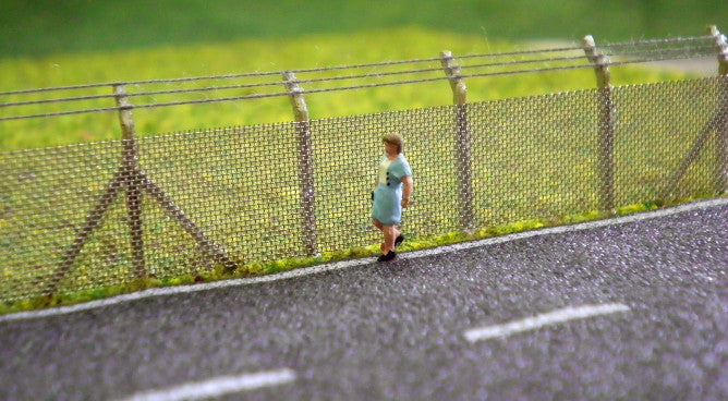 Ancorton Models NF8/95687 Security Fencing Kit with barbed wire top - N Scale (150 scale feet)
