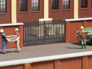 Auhagen 44 639 Gates (4 pieces) - N Scale (for 44-638 Brick Wall)