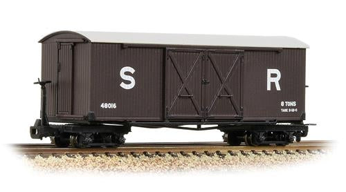 Bachmann 393-028 Covered Goods Wagon - SR Brown Livery - OO9 Scale