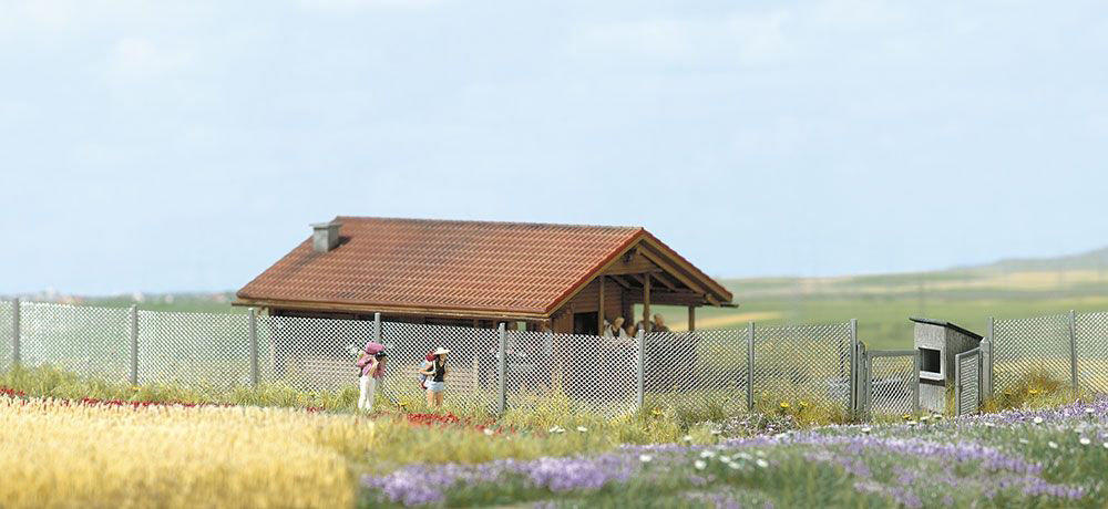 Busch 1017 Wire Mesh Fencing Kit - OO / HO Scale