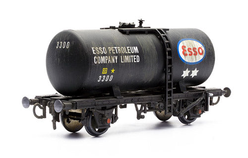 Dapol C036 Kitmaster Esso Tank Wagon Kit (Unpainted) - OO / HO Scale
