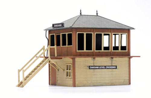 Dapol C006 Kitmaster Signal Box Plastic Kit (Unpainted) - OO / HO Scale