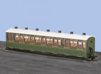 Peco GR-441A Full Bogie Coach Number 2469 in Southern Railway Livery - OO9 Gauge
