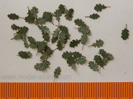 Model Scene L8-002 Oak Leaves - Green (Suitable for Scales 1:72 to 1:87)