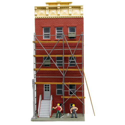 Model Power Ref 680 Rileys Renovating HO Scale - Lighted with 2 Handpainted Figures