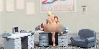 Noch 15953 Lovers in Action (Desk) Sexy Scenes Figure Set - OO/HO Scale