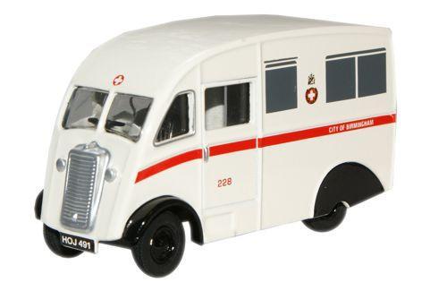 Oxford Diecast 76CM007 Commer Q25 Ambulance "City Of Birmingham" - 1.76 (OO) Scale