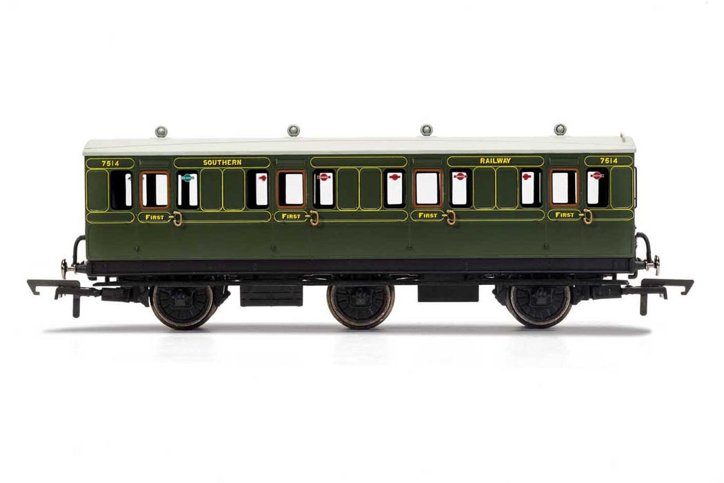 Hornby R40131 SR 6 Wheel Coach - 1st Class No.7514 in SR Livery (With Fitted Lights) - OO Gauge