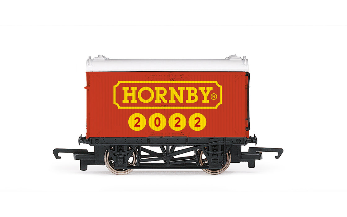 Hornby R60075 Hornby 2022 Refrigerated Van - OO Gauge