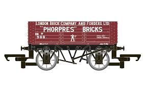 Hornby R6754 6 Plank Wagon London Brick Company - OO Gauge