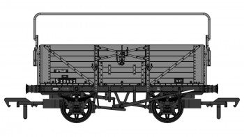 Rapido Trains 907009 SECR 12T 7 Plank Open Wagon with Rail (Diagram 1355) with Rail in BR Grey Nr S28662 - OO Gauge