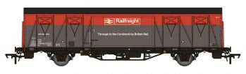Rapido Trains 910005 Ferry Van (1/227) No.GB787252 in BR Railfreight Red / Grey Livery (VIX TOPS code) - OO Gauge