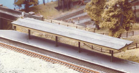 Ratio 225 Flat Roof Platform Canopy and Valance Kit (Coloured plastic pieces requires paint and adhesive - N Scale