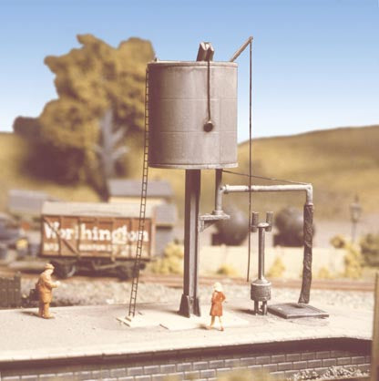 Ratio 230 GWR Round Water Tower Plastic Kit (Comprises unpainted grey plastic pieces) - N Scale