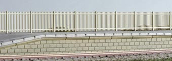 Ratio 432 SR Precast Concrete Pale Fencing (Total length 600mm) - OO / HO Scale