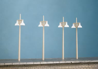 Ratio 454 SR Concrete Lamp Standards Kit - Non Working (Unpainted) - OO / HO Scale