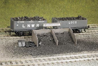Ratio 533 Coal Staithes Kit - OO / HO Scale